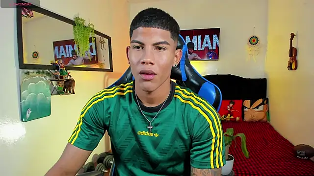 Damian_latinxxx 网络视讯表演