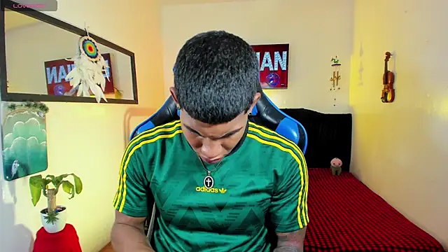 Damian_latinxxx 网络视讯表演