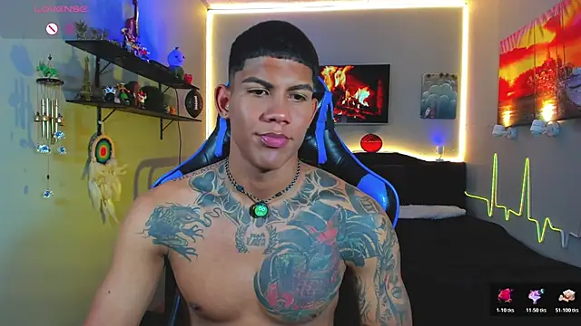 Damian_latinxxx Show in webcam
