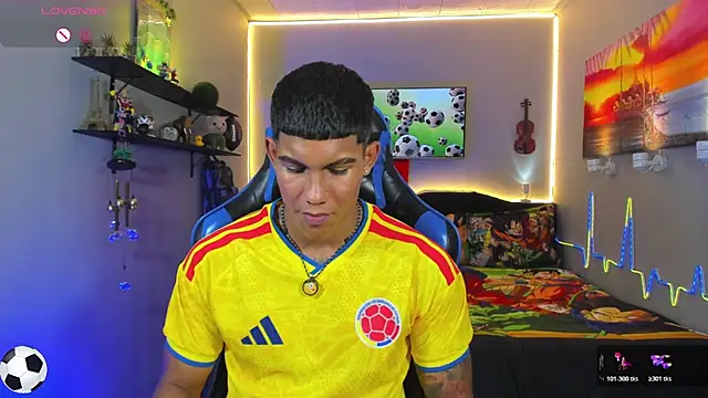 Damian_latinxxx Show in webcam