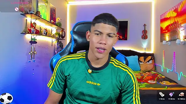 Damian_latinxxx Show in webcam