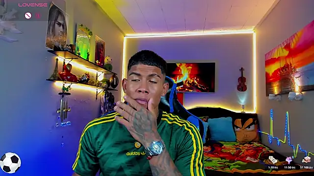 Damian_latinxxx Show in webcam