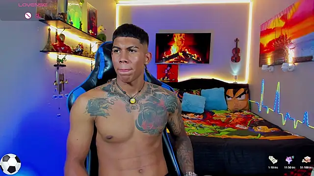 Pokazy przed kamerką – Damian_latinxxx