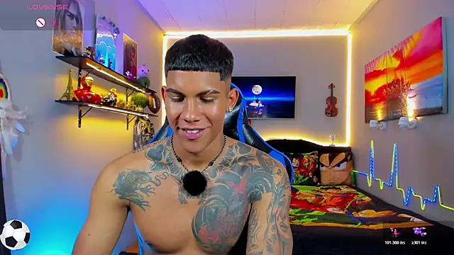 Pokazy przed kamerką – Damian_latinxxx