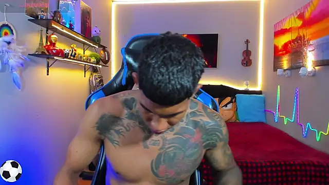 Damian_latinxxx: διαδικτυακό σόου στην κάμερα