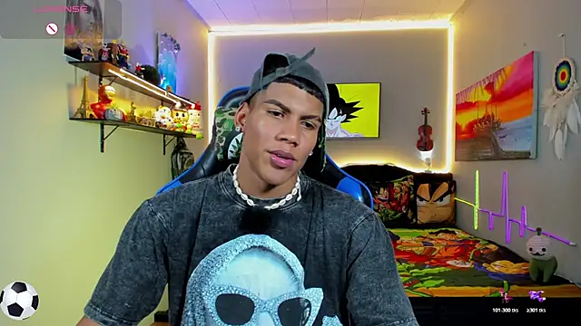 Damian_latinxxx Show in webcam