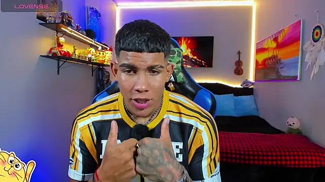 Damian_latinxxxn Webbikameraesitys