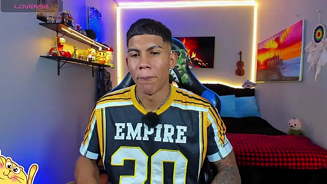 Show modela Damian_latinxxx na web-kameri