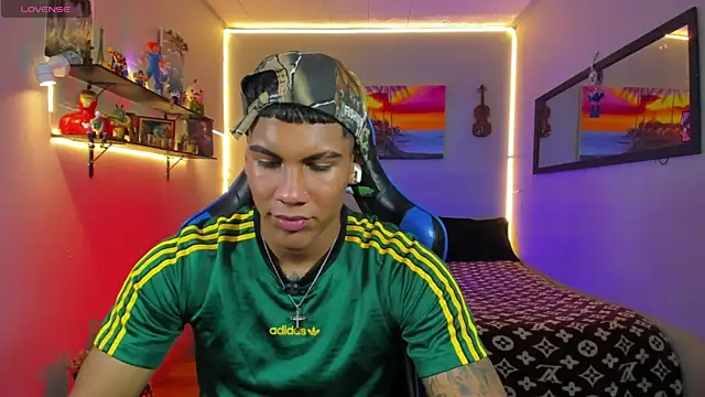 Pokazy przed kamerką – Damian_latinxxx