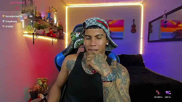 Pokazy przed kamerką – Damian_latinxxx
