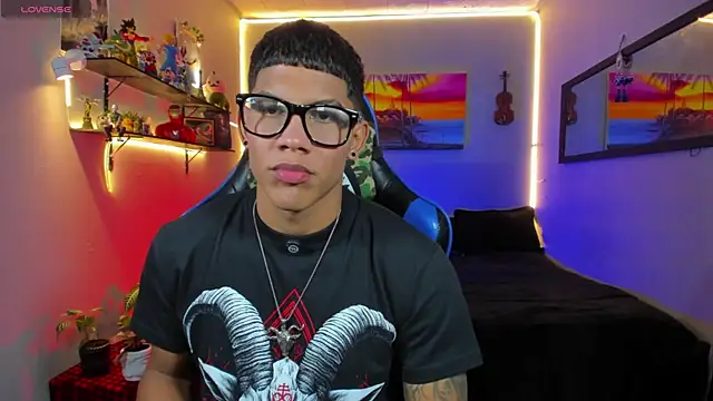 Pokazy przed kamerką – Damian_latinxxx
