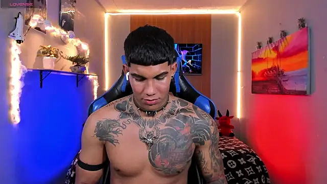 Damian_latinxxx: διαδικτυακό σόου στην κάμερα