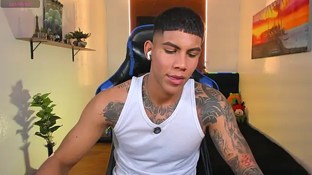 Show modela Damian_latinxxx na web-kameri