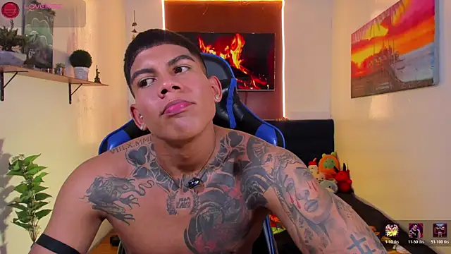 Pokazy przed kamerką – Damian_latinxxx