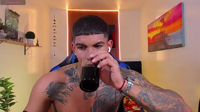 Damian_latinxxx: διαδικτυακό σόου στην κάμερα