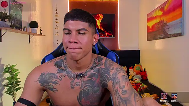 Pokazy przed kamerką – Damian_latinxxx