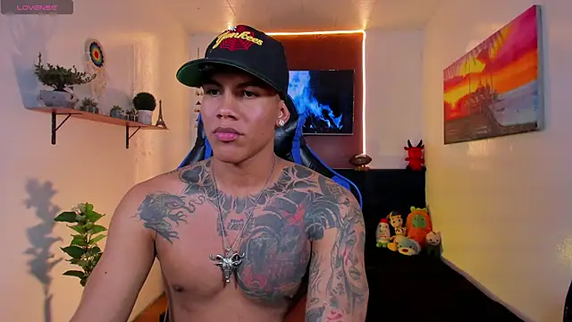 Pokazy przed kamerką – Damian_latinxxx