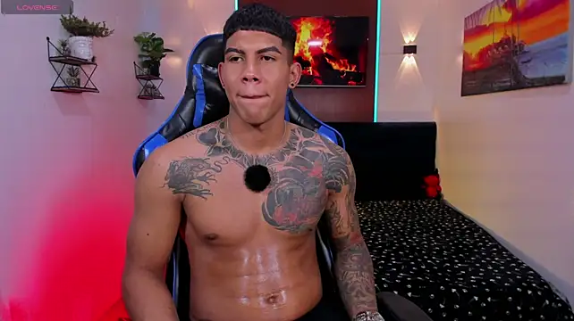 Show modela Damian_latinxxx na web-kameri