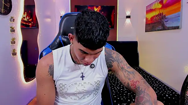 Show modela Damian_latinxxx na web-kameri
