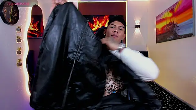 Damian_latinxxx Show in webcam
