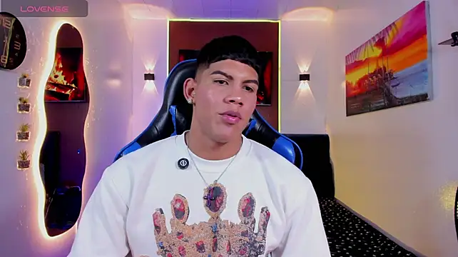 Damian_latinxxx Show in webcam