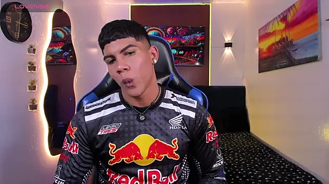 Show modela Damian_latinxxx na web-kameri