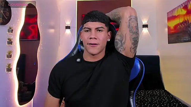 Pokazy przed kamerką – Damian_latinxxx