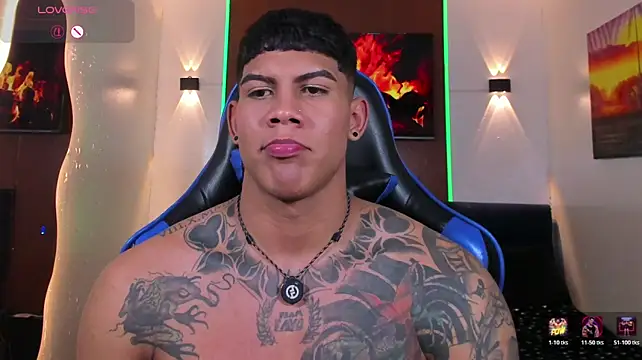 Pokazy przed kamerką – Damian_latinxxx