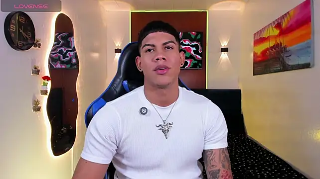 Pokazy przed kamerką – Damian_latinxxx