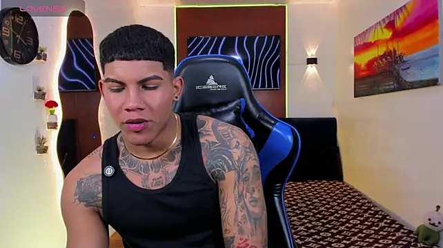 Show modela Damian_latinxxx na web-kameri