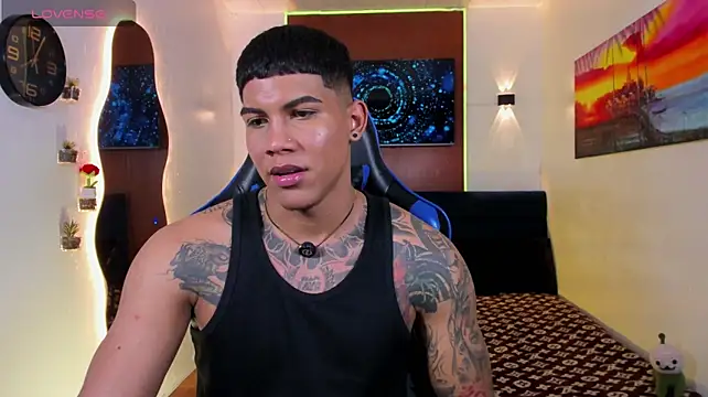Show modela Damian_latinxxx na web-kameri