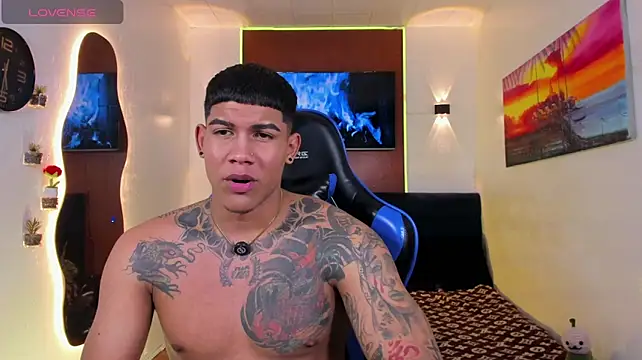 Pokazy przed kamerką – Damian_latinxxx