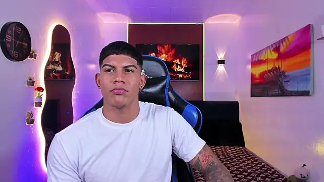 Pokazy przed kamerką – Damian_latinxxx