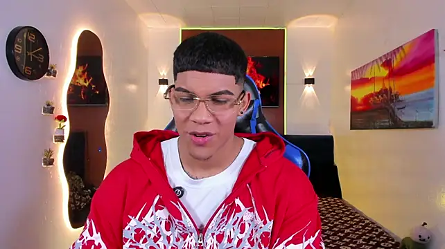 Damian_latinxxx Show in webcam