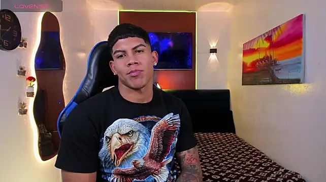 Damian_latinxxx Show in webcam