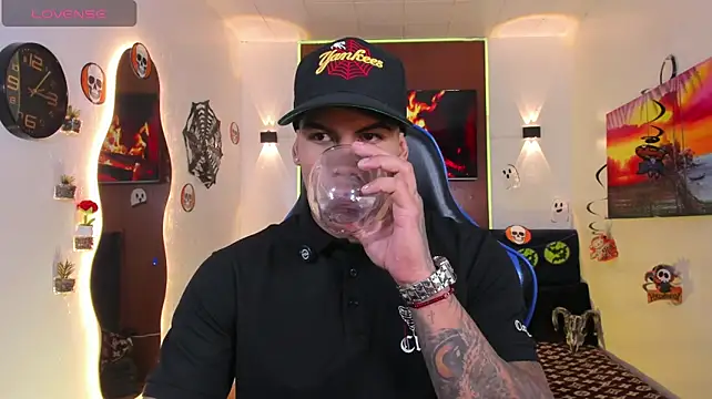 Damian_latinxxx: διαδικτυακό σόου στην κάμερα