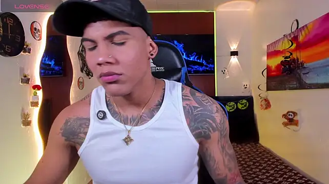 Pokazy przed kamerką – Damian_latinxxx