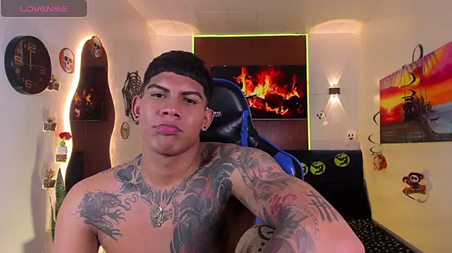 Show modela Damian_latinxxx na web-kameri