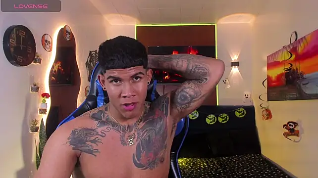 Damian_latinxxx Adlı Modelin Web Kamerası Şovu