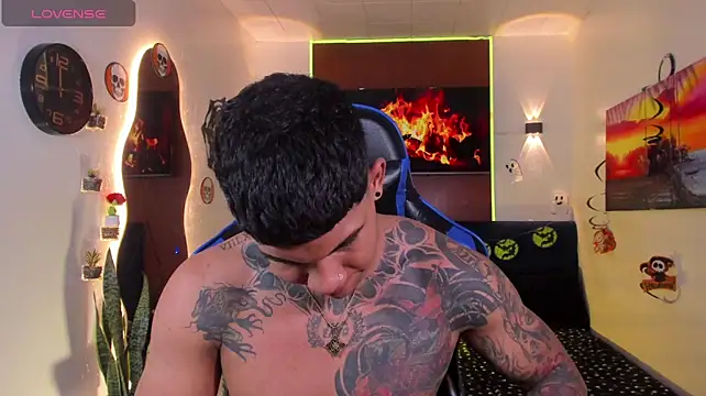 Damian_latinxxx's Webcam Show