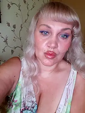 Chat +18 de IsabellaBoni ao vivo