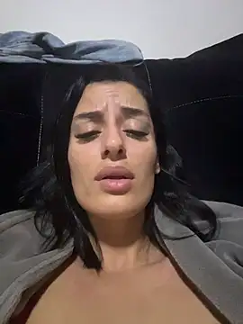 Catmila94: απευθείας συνομιλία ΧΧΧ