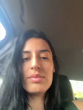 Catmila94: διαδικτυακό σόου στην κάμερα