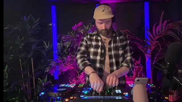 Turnt_Reynolds: вебкам-шоу