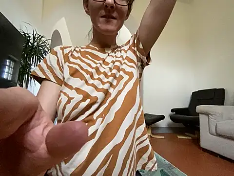 Hairy_horny_mommy Adlı Modelin Canlı XXX Sohbeti