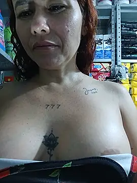 הופעת וובקאם של Queen_lorena