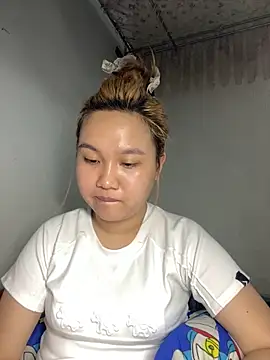Almira6868 Show Webcam