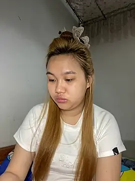 Almira6868's Live Chat Room