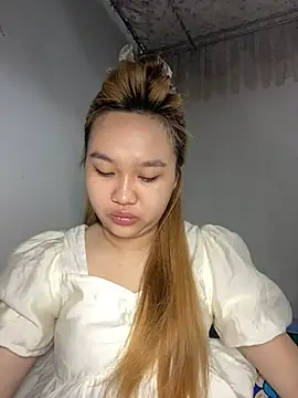 Phòng Chat Trực Tiếp Almira6868