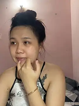 Almira6868 Show Webcam